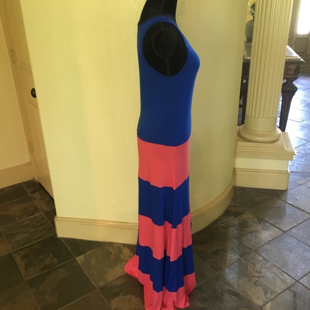 Dress - Picture 3 of 4